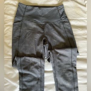 Zella grid/graphic crop ankle leggings tights  in XS